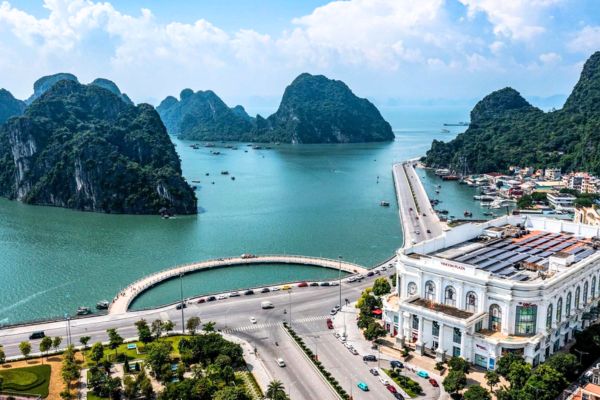 Día 06: Ninh Binh - Bahía De Halong (Sólo guía de habla Inglés en el barco)