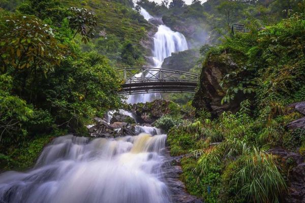 Día 04: Sapa: visita de cascadas - Ruta a Hanoi