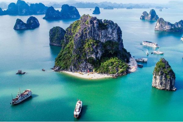 Día 03: Hanoi - Bahía de Halong (guía en inglesa al bordo)