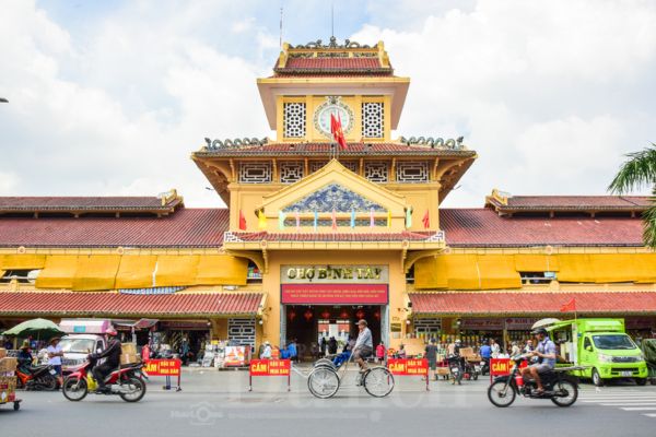 Día 09: Saigon: Recorrido por la ciudad en triciclo - Vuelo a Siem Reap