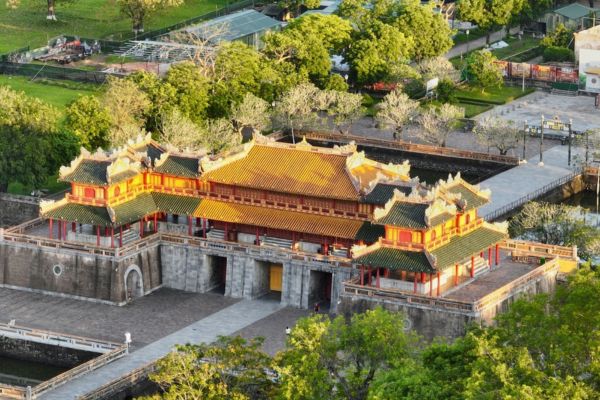 Día 05: Hue - Ciudadela Imperial - Pueblo Thuy Bieu