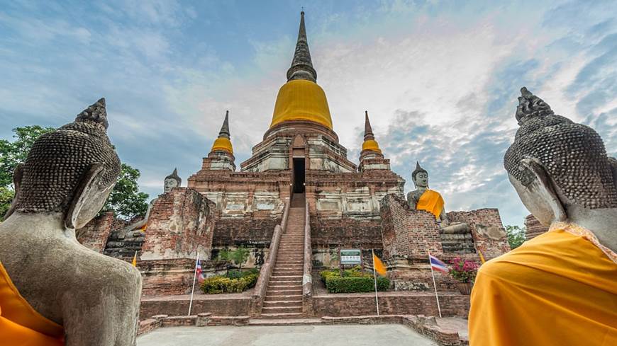 Wat Yai Chai Mongkol Ayutthaya Tailandia