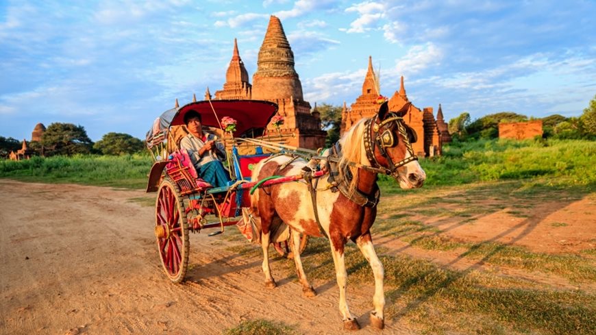 carro de caballos en Bagan Myanmar