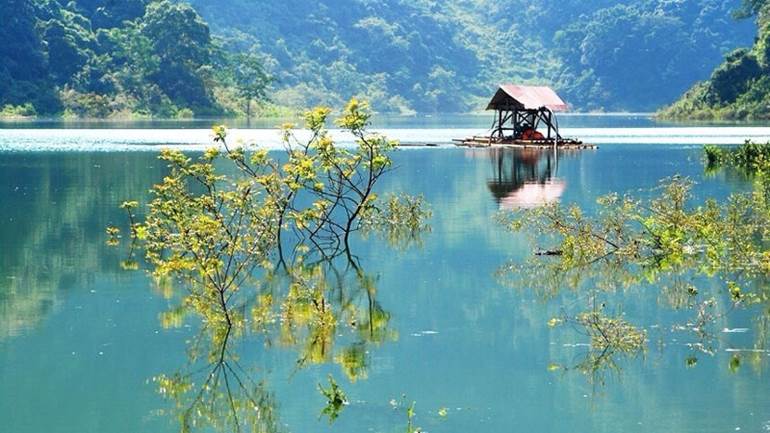 Cao Bang lago Thang Hen