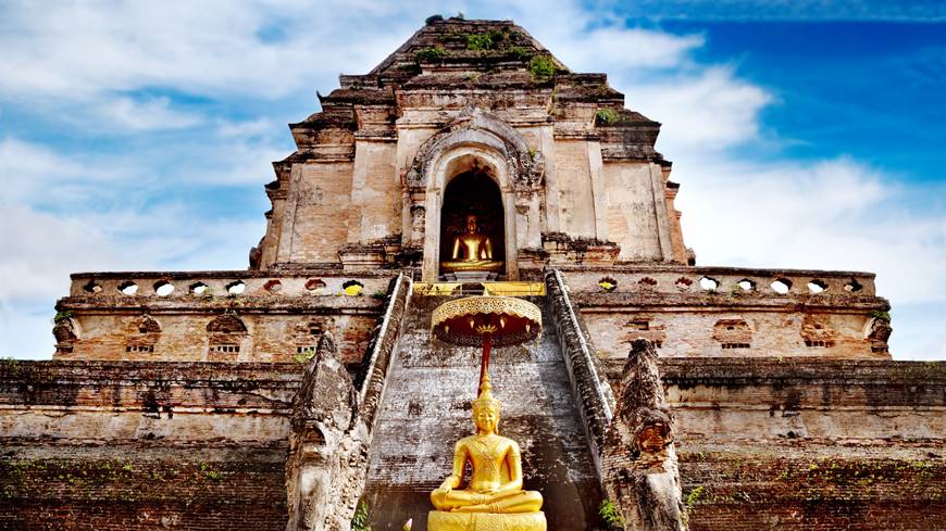 Pagoda Wat Chedi Luang al visitar Chiang Mai
