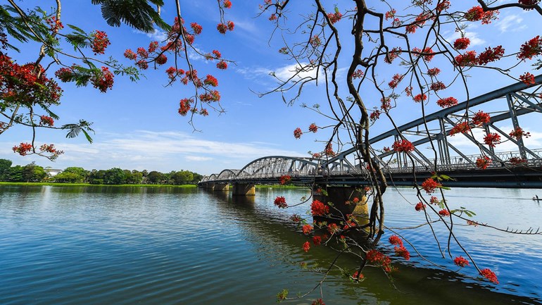 Rio Perfume o rio Huong en Hue