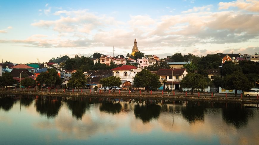 Lago de Naung Tong Kengtung Myanmar