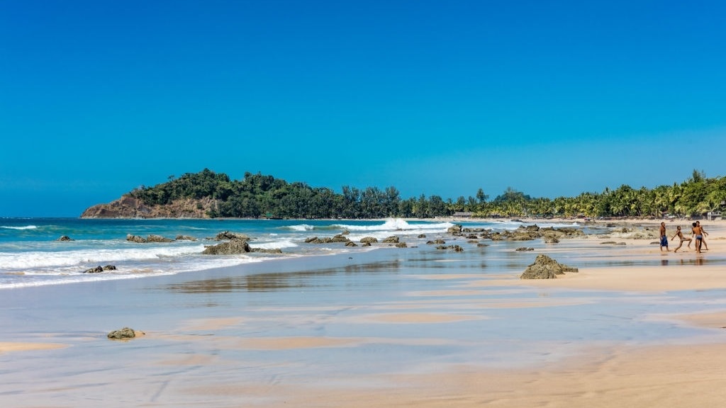Relajacion en la playa Ngapali Myanmar