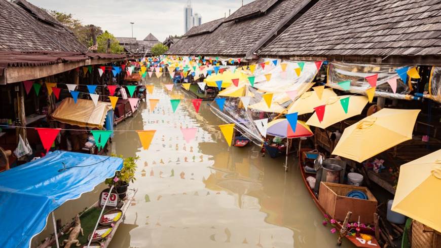 Mercado flotante de las Cuatro Regiones Pattaya