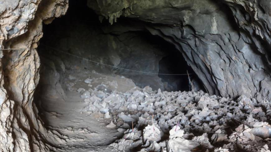 Cueva Tham Piu en Xieng Khouang