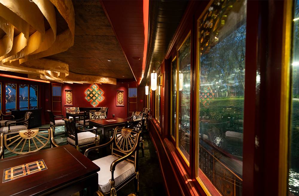 Cena a bordo del Hueritage Cruise