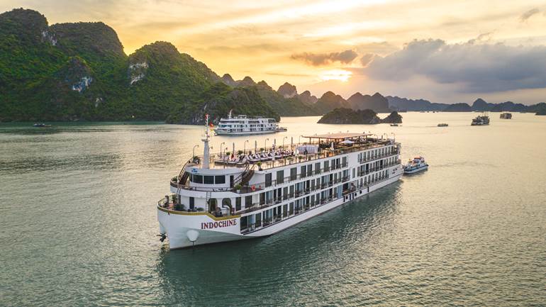 Indochina Sails crucero por bahia de Halong