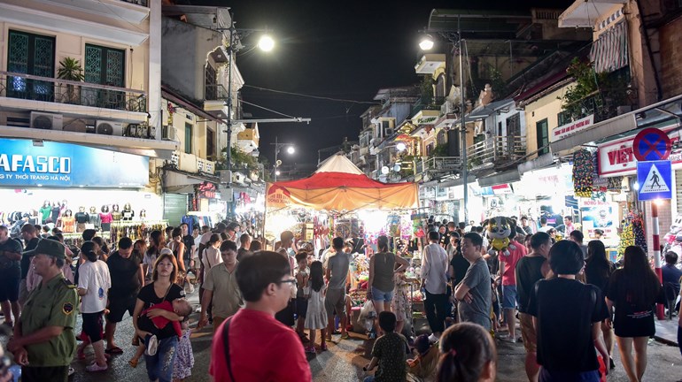 Visitar el mercado nocturno